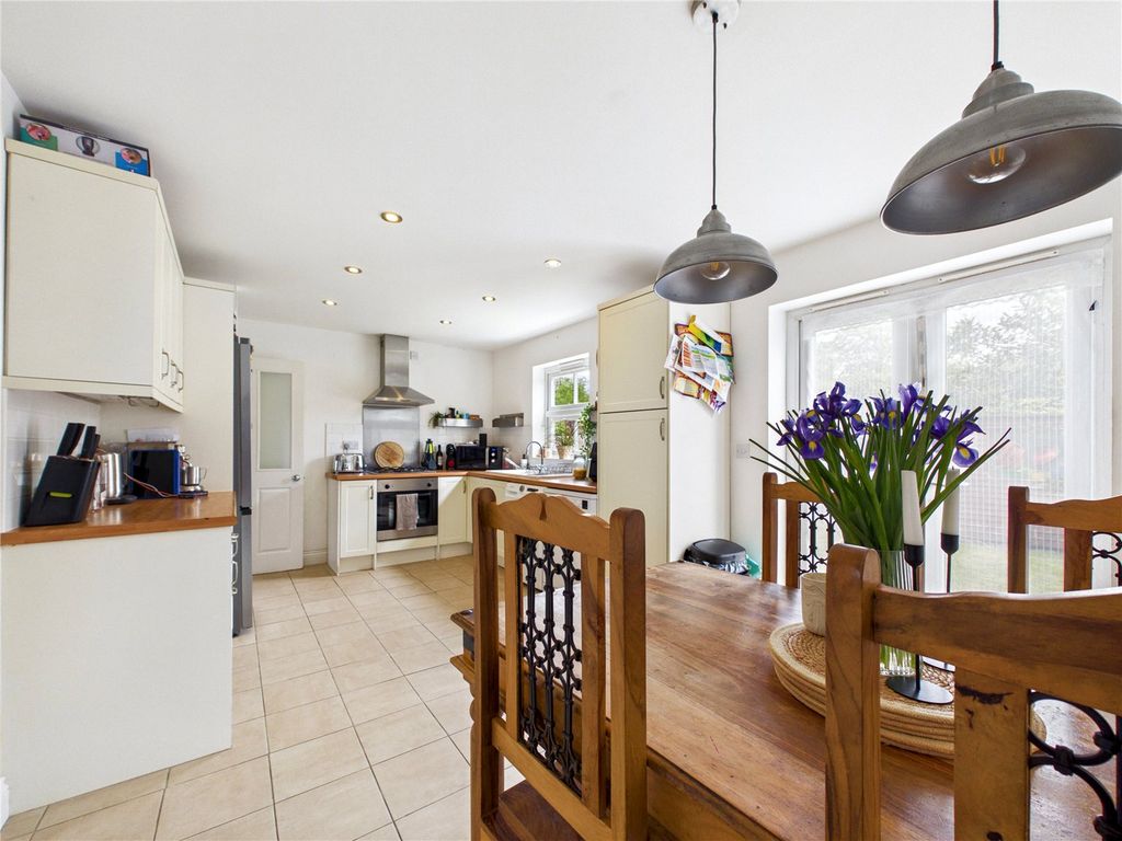 Property photo 2 of 21 Picture No. 02