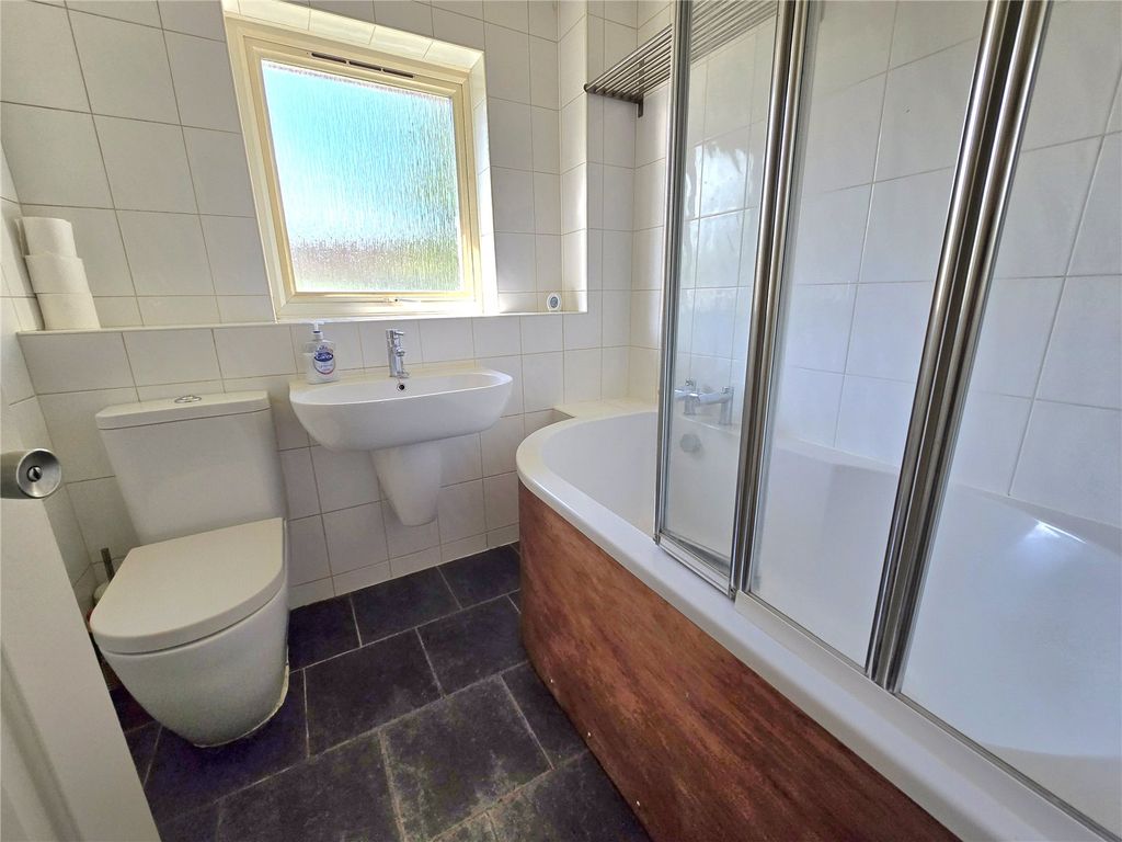 Property photo 3 of 9 Picture No. 12