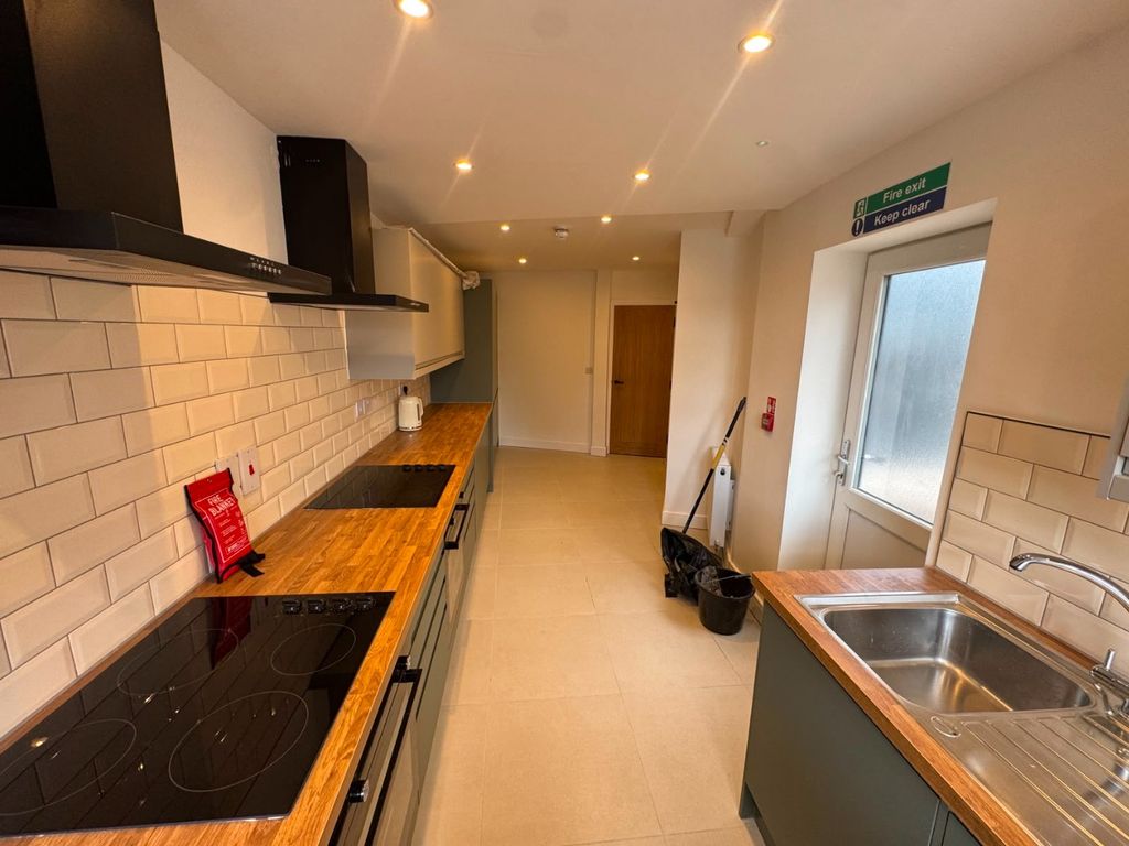 Property photo 3 of 19 5386513