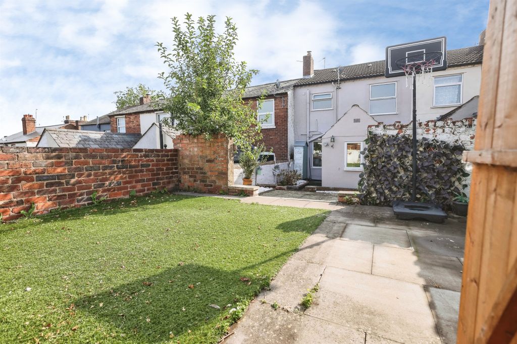 Property photo 2 of 23