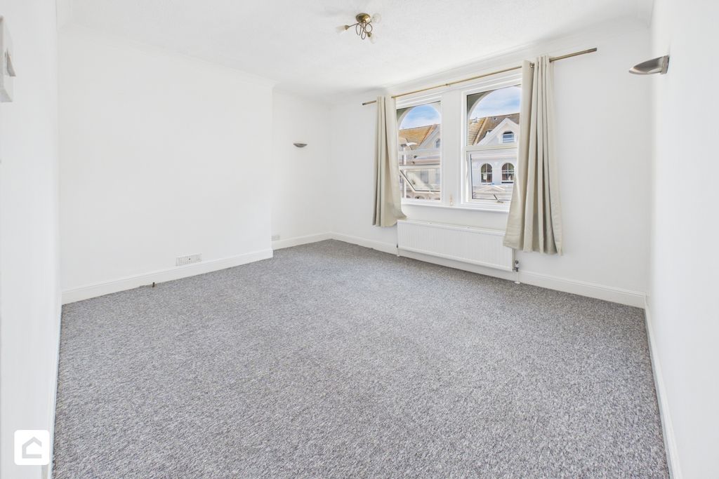 Property photo 2 of 10 Cam02528G0-Pr0483-Still002