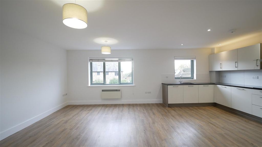 Property photo 3 of 10 Open-Plan Living Room/Kitchen