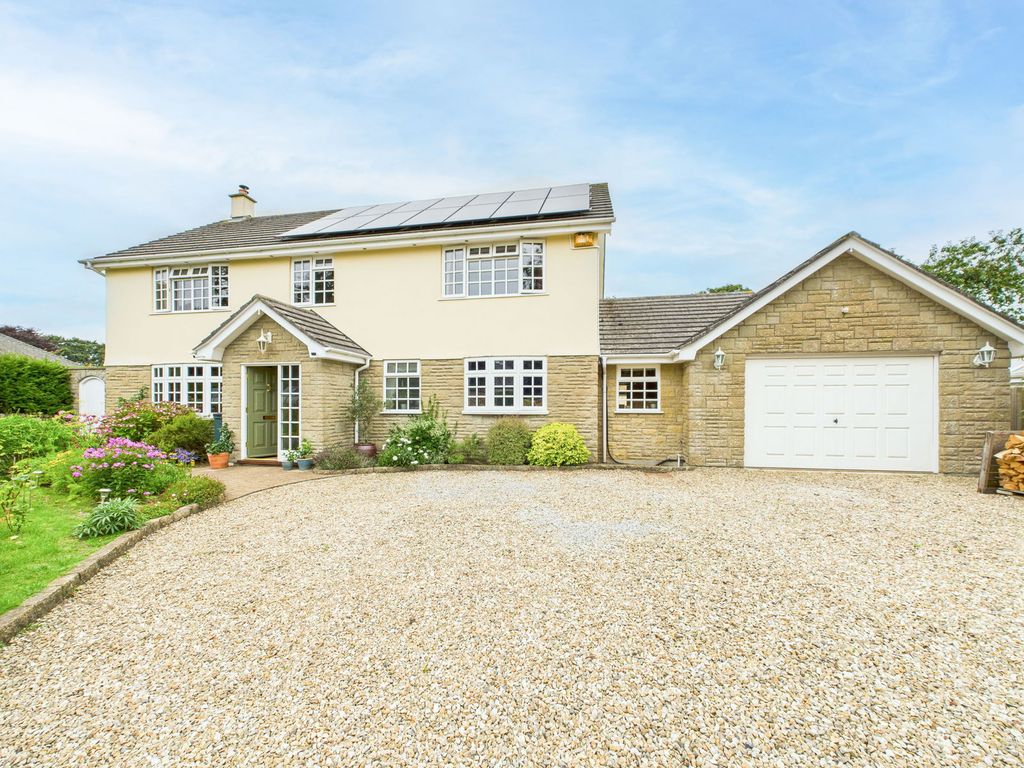 Property photo 3 of 77