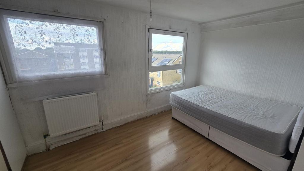 Property photo 3 of 24