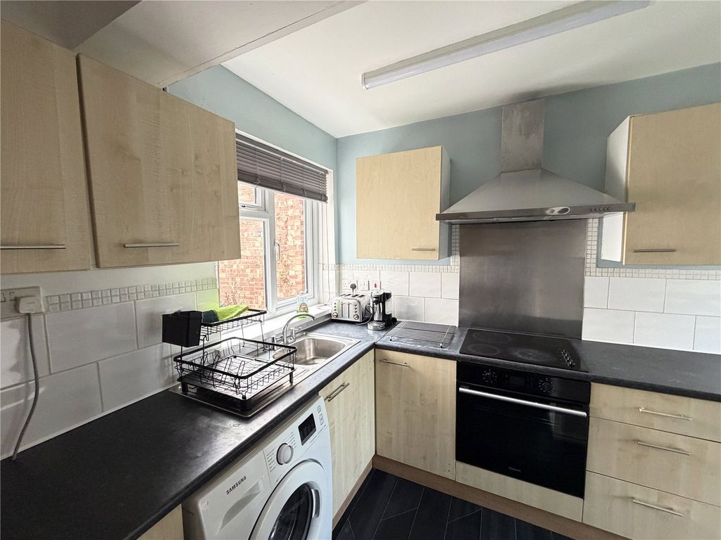 Property photo 3 of 8 Kitchen