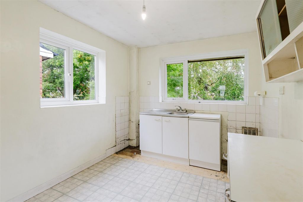 Property photo 2 of 15 Kitchen 1.Jpg