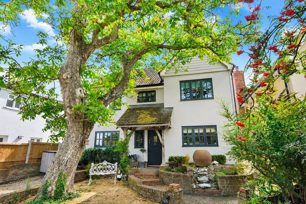 Property photo 1 of 18