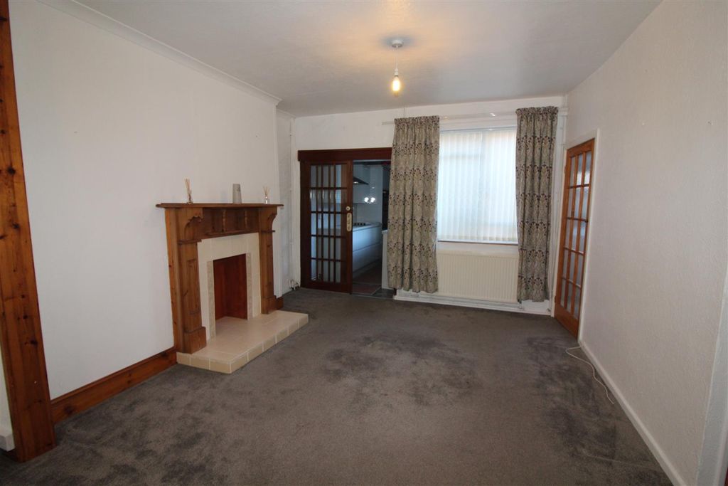 Property photo 3 of 29 Dining Room