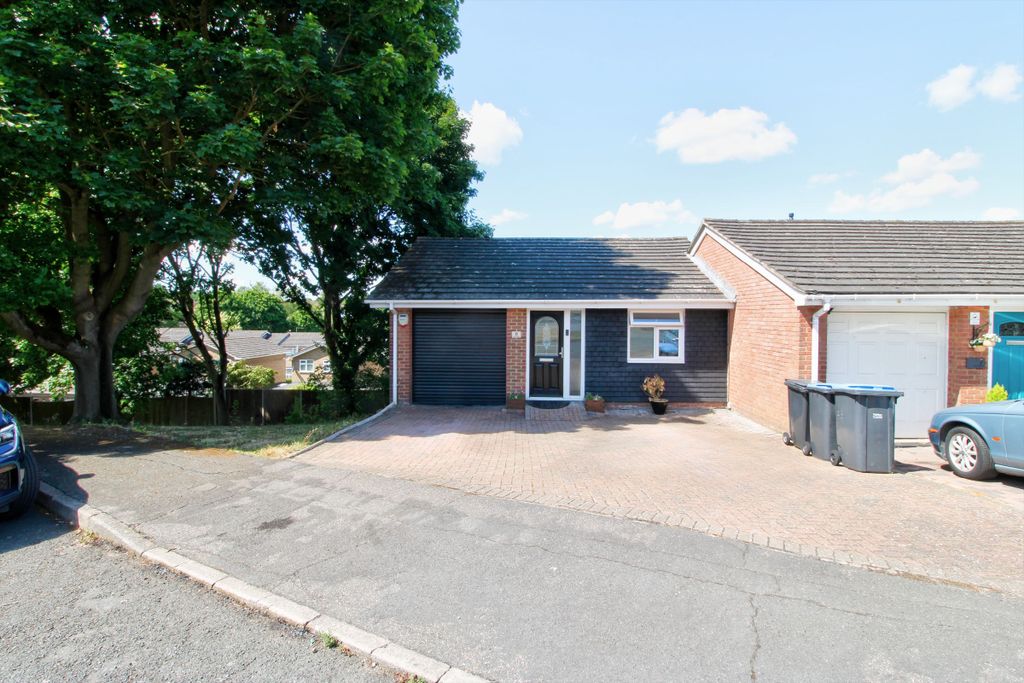 Property photo 2 of 32