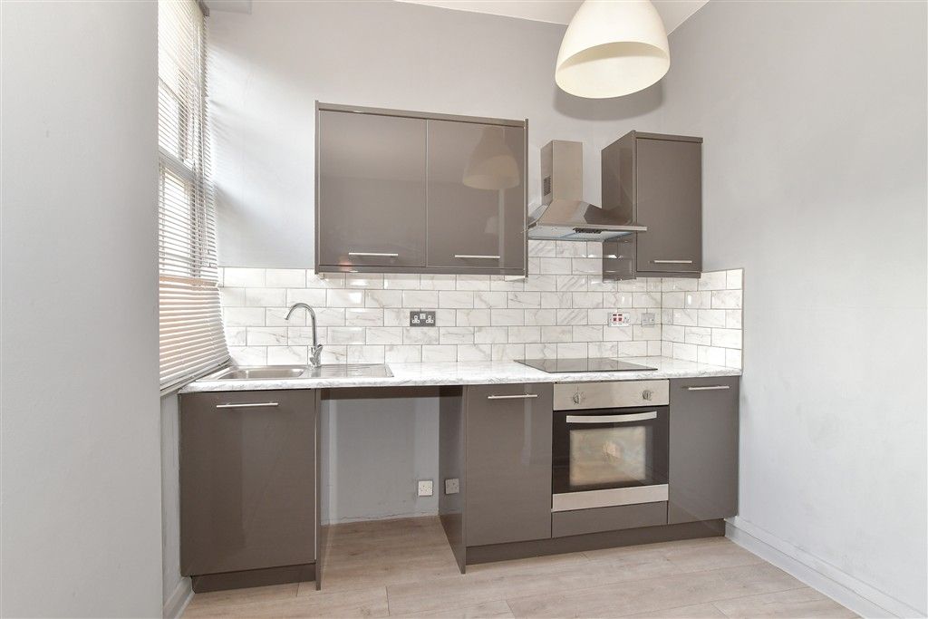 Property photo 2 of 9 Kitchen