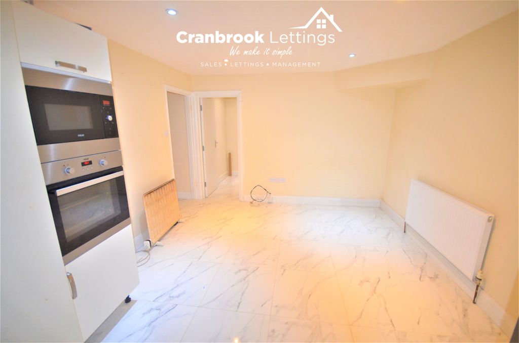 Property photo 1 of 9 2 Bed Apartment To Rent Gantshill Crescent, Ilford Ig2 6Sz