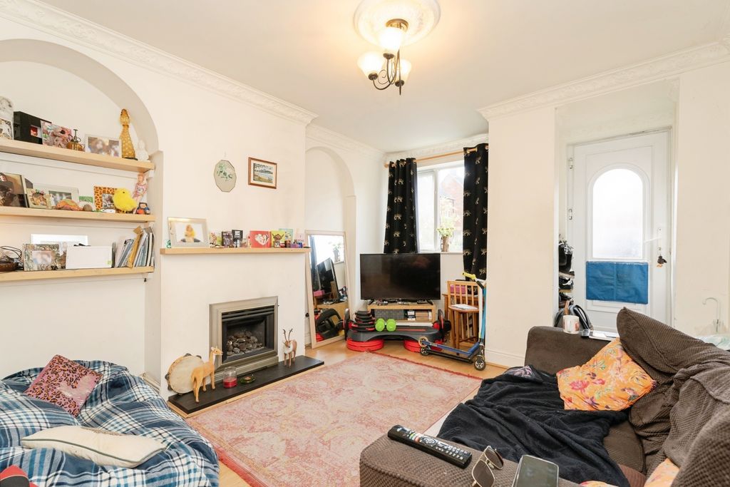 Property photo 2 of 16 Photo