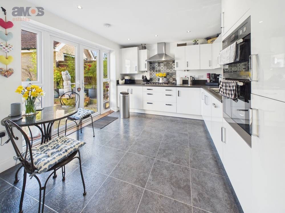 Property photo 2 of 28 4938622