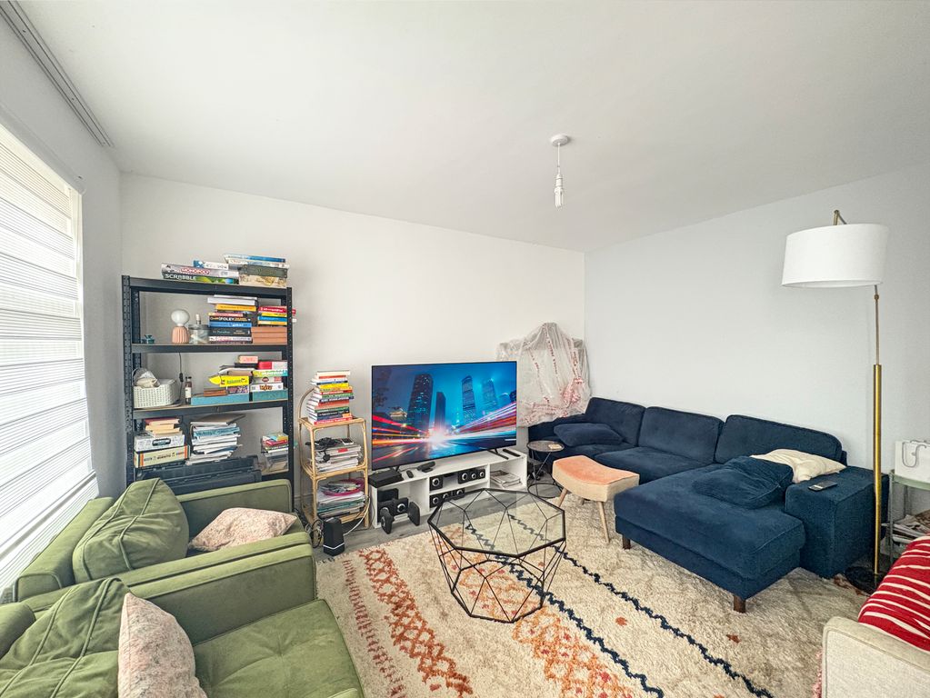 Property photo 2 of 19 1 (2)