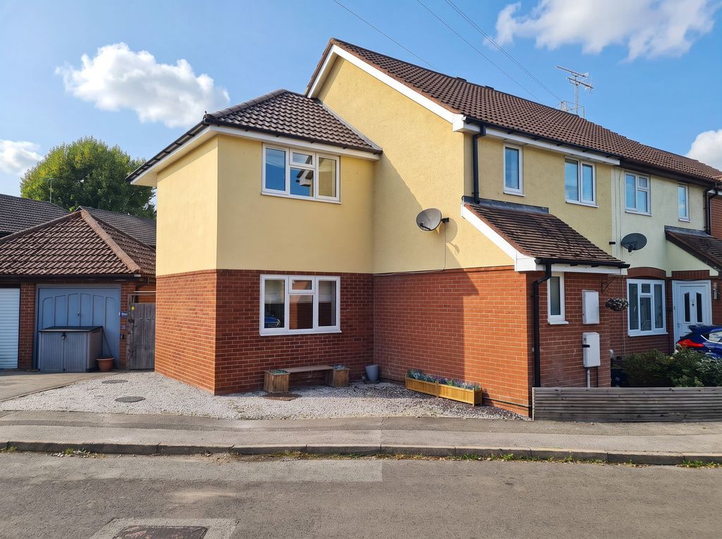 Property photo 2 of 32