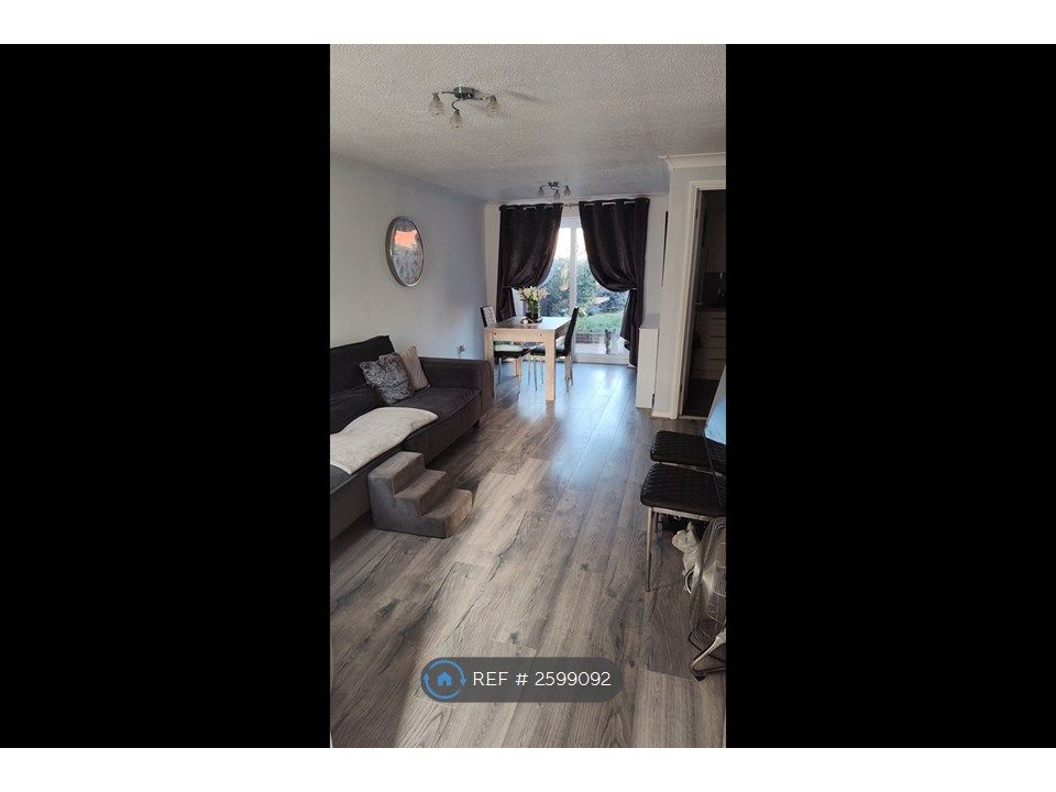 Property photo 2 of 12 Living Room