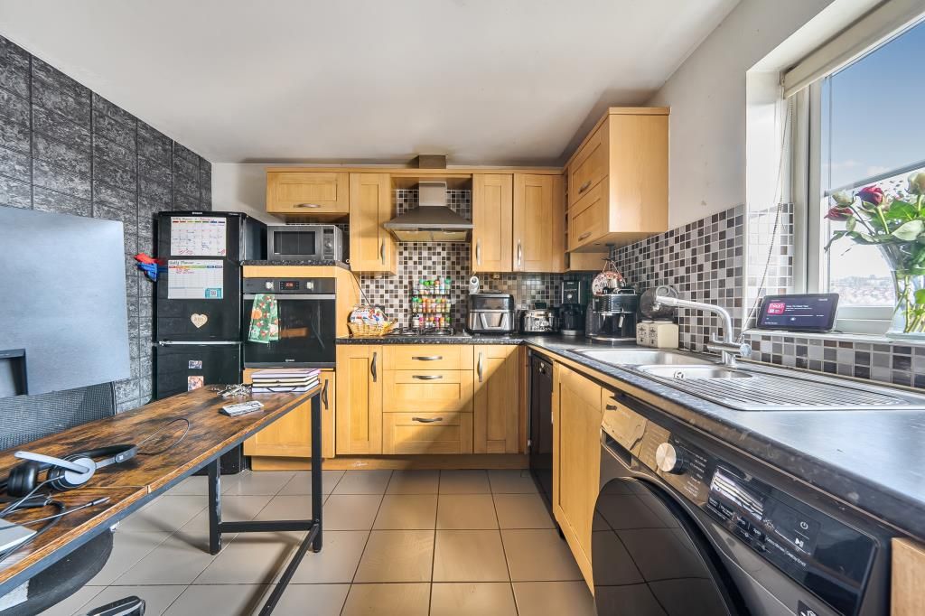 Property photo 2 of 20 Kitchen