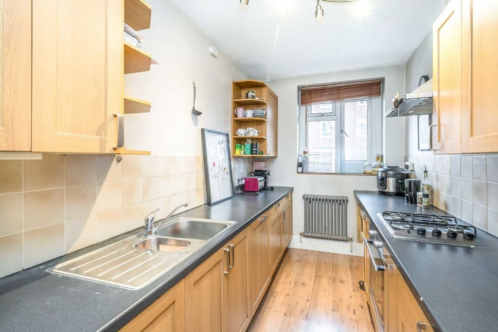 Property photo 3 of 6