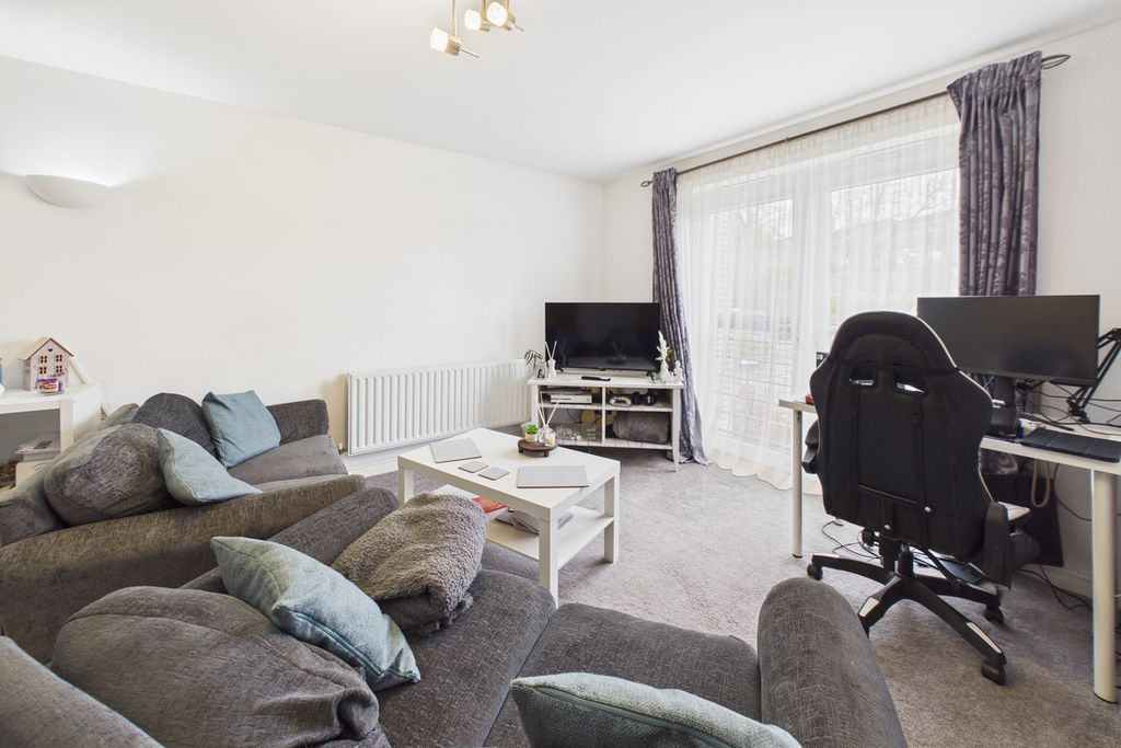 Property photo 2 of 11