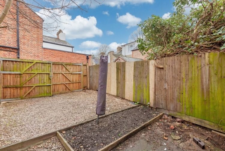 Property photo 2 of 8 320915