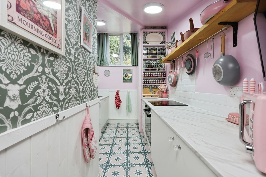 Property photo 3 of 14 Photo