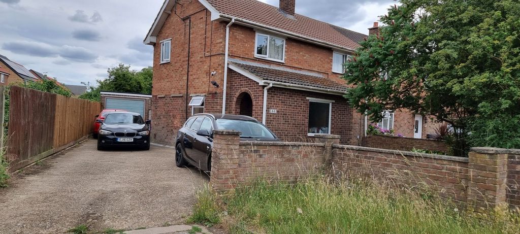 Property photo 1 of 3