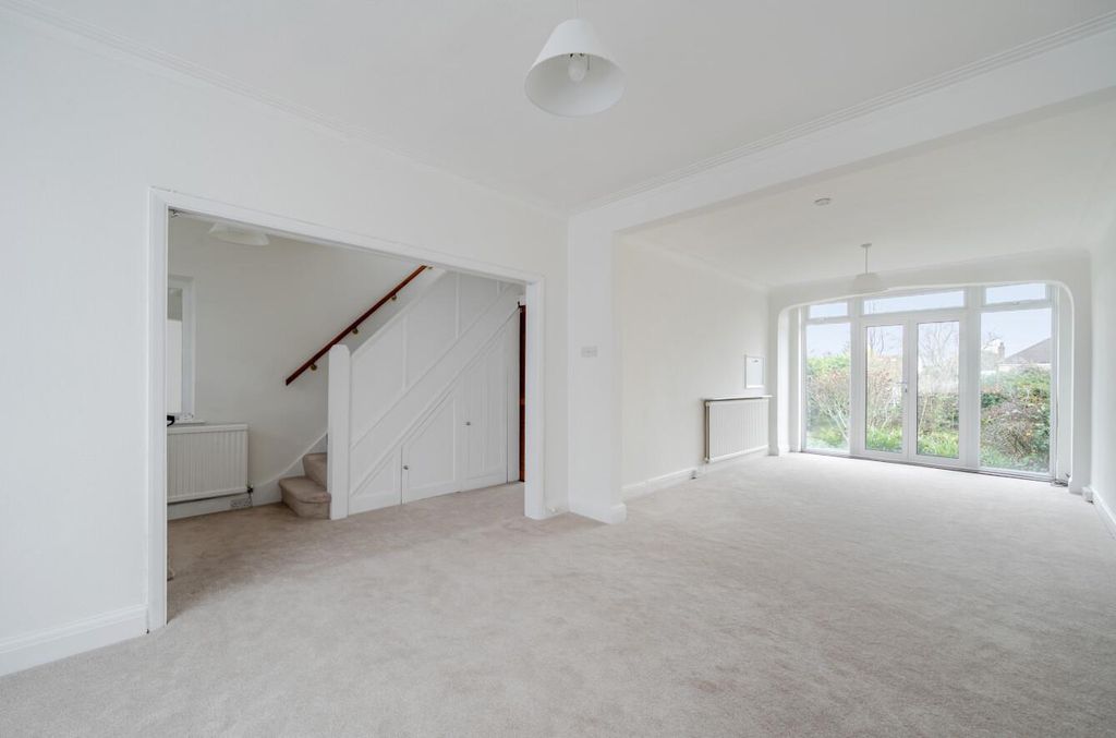 Property photo 2 of 10 Davidson Frost-Wellings, Dfw, Charmian Avenue, Sta