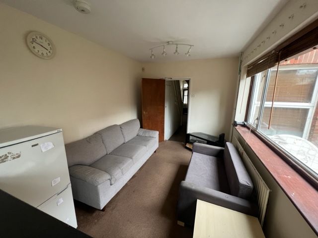 Property photo 3 of 9 Images