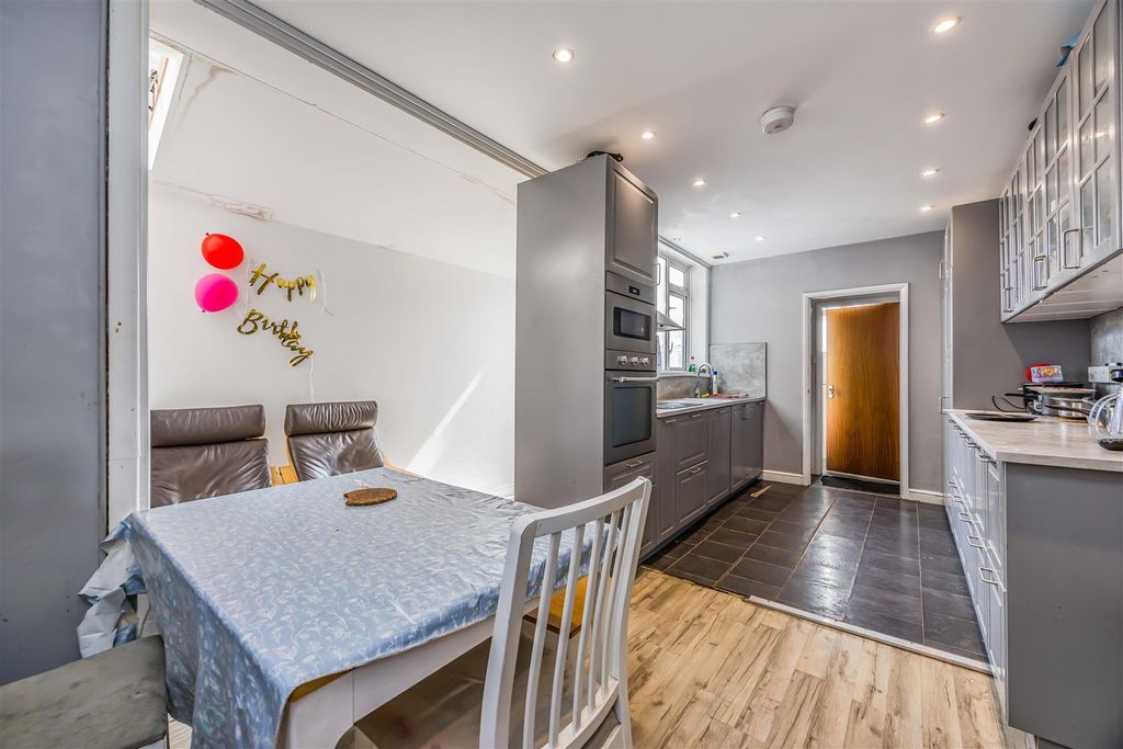 Property photo 2 of 8 9Xgnoqkv1Eiimox67Z2Kja.Jpg