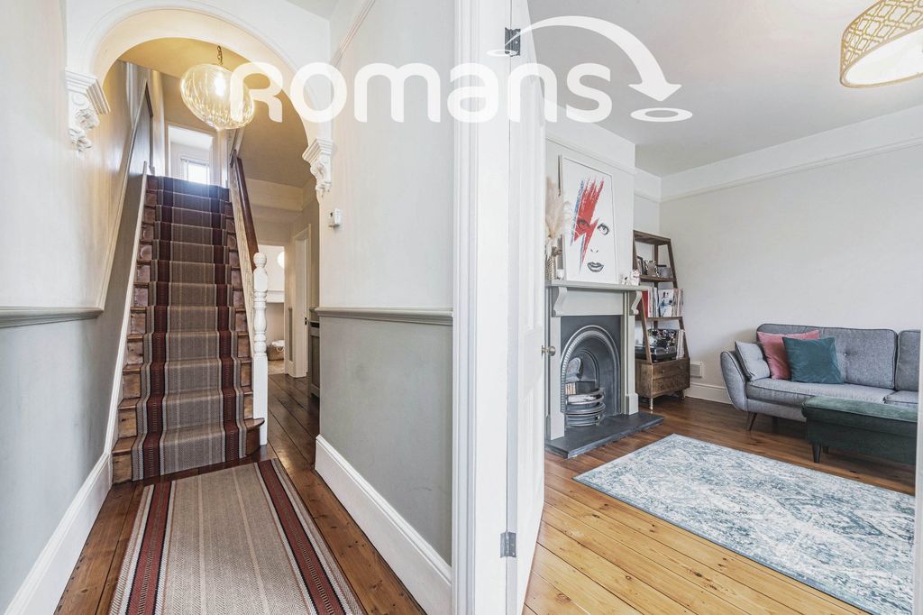 Property photo 2 of 19 35Beaconsfieldroad-3