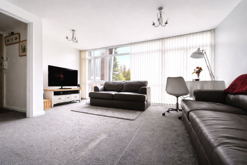 Property photo 3 of 6 Picture No. 13