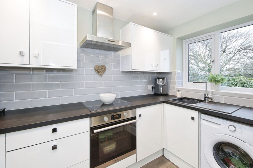 Property photo 3 of 20 Pbox-Img.Jpg