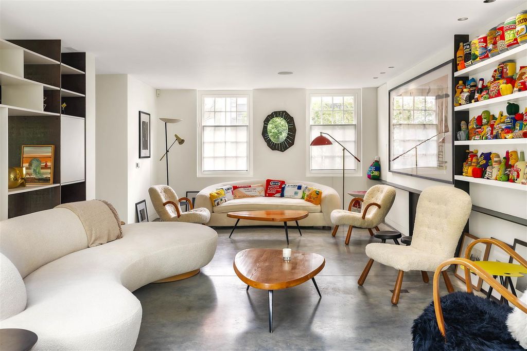 Property photo 3 of 13