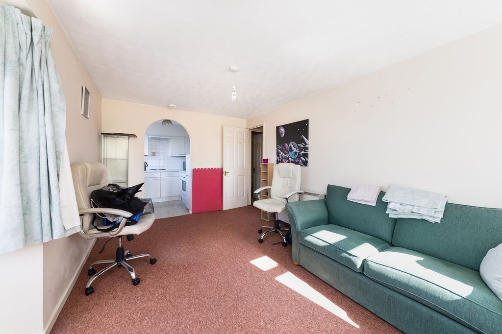 Property photo 3 of 13