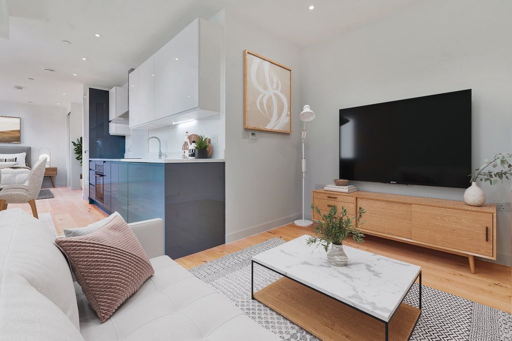 Property photo 2 of 10 Picture No. 12