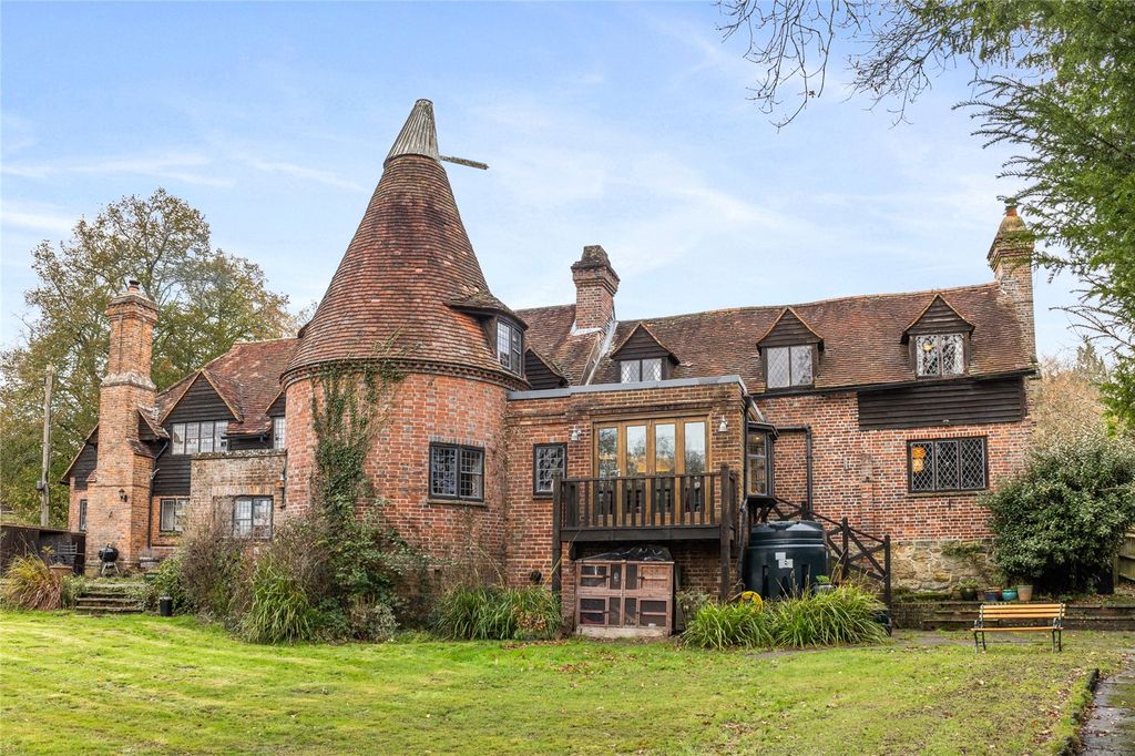 Property photo 2 of 34 Handsome Oast