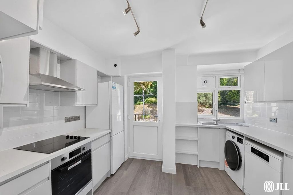 Property photo 1 of 10 Kithcen
