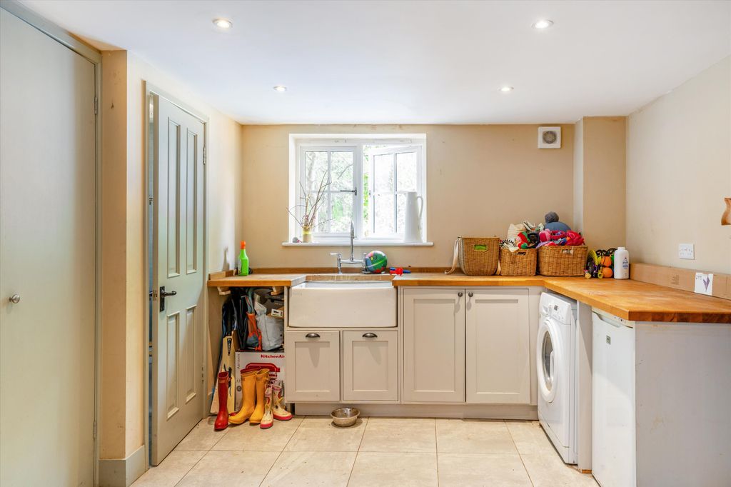Property photo 3 of 12 Image