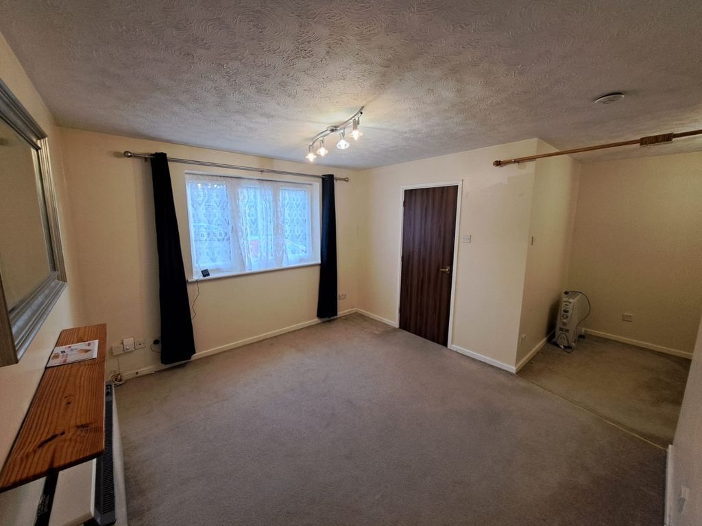Property photo 2 of 7 3263512