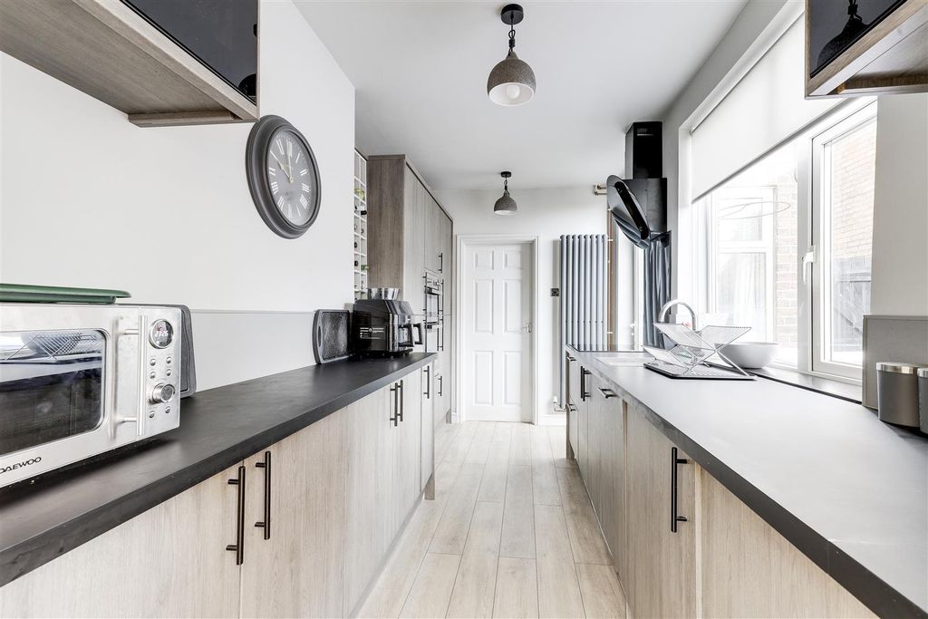 Property photo 3 of 25 229.Jpg