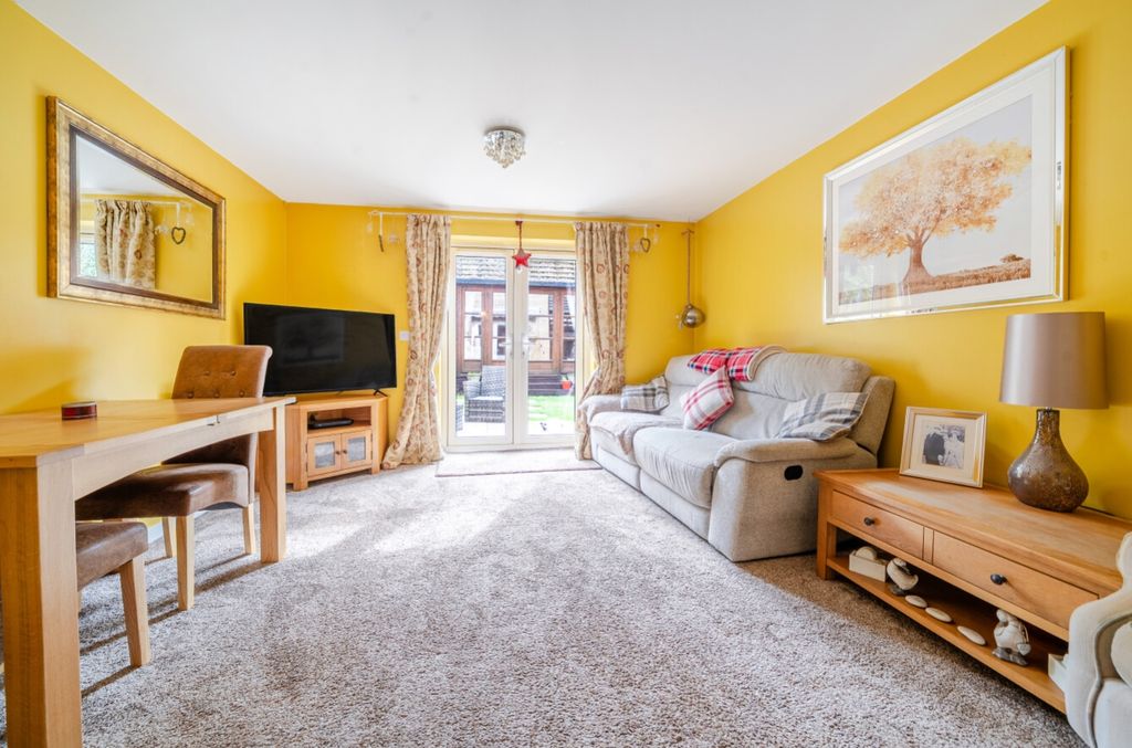 Property photo 3 of 10 1347500-10-68B5Ec57Db668