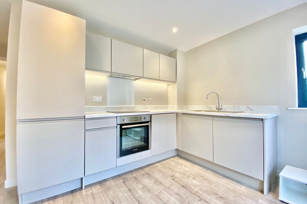 Property photo 3 of 6 Photo 03