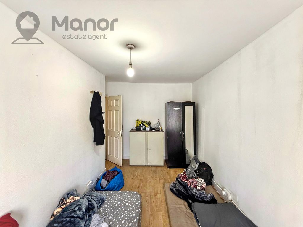 Property photo 3 of 13 Living Room