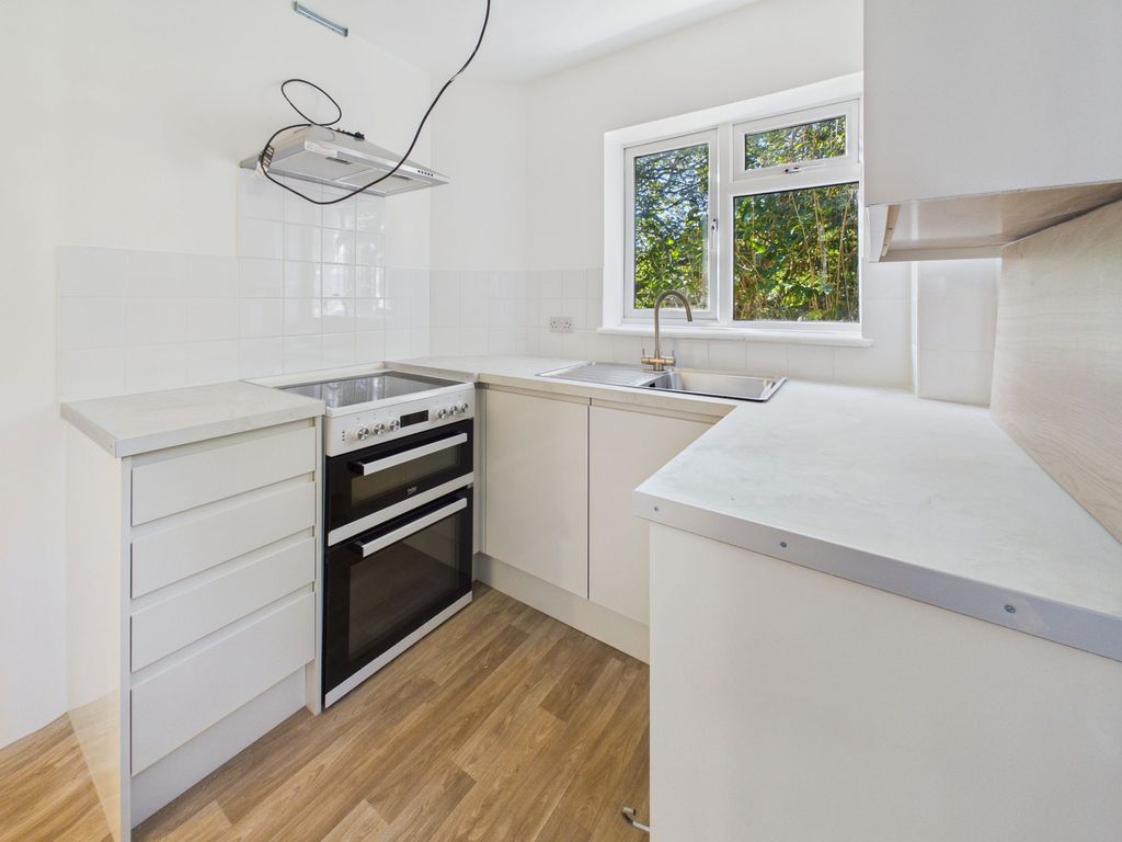 Property photo 3 of 13 Kitchen