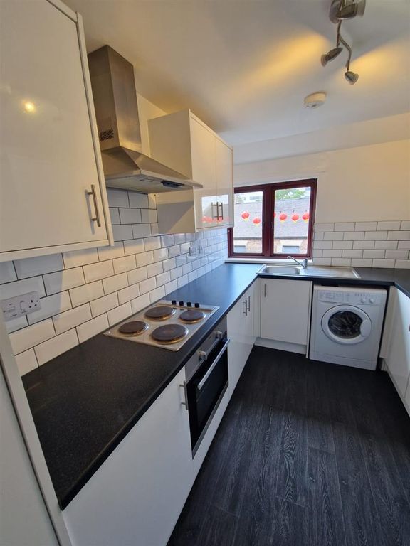Property photo 3 of 8 1000039975.Jpg