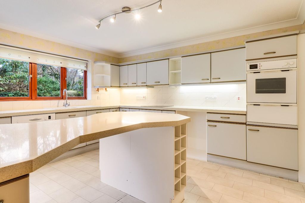 Property photo 3 of 27 Img (11).Jpg