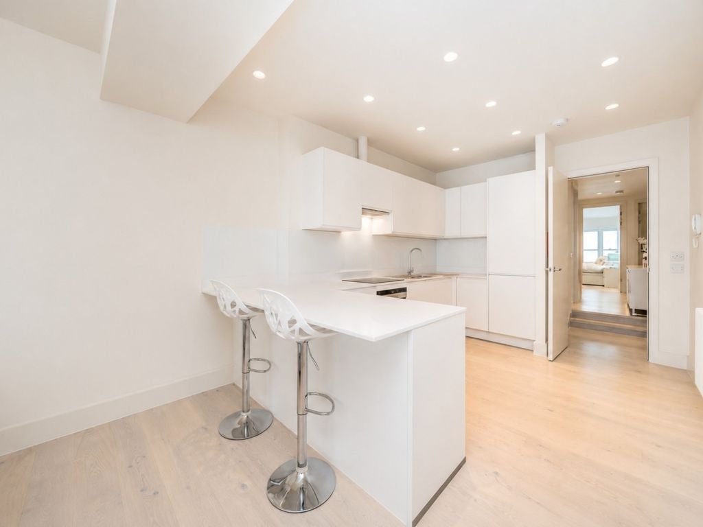 Property photo 2 of 9 5240682