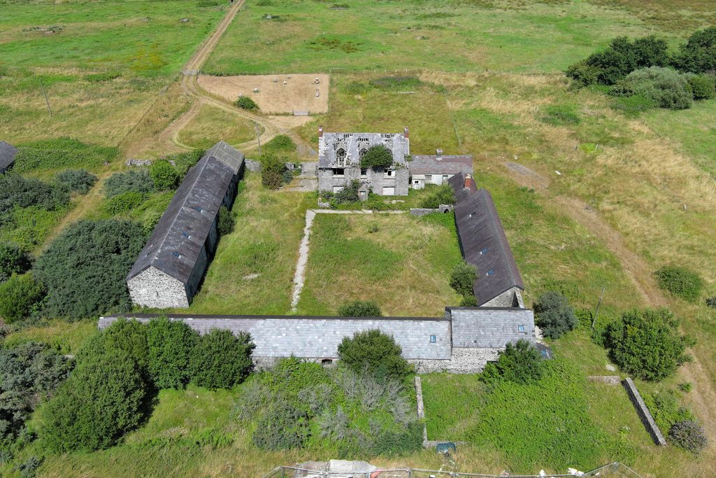 Property photo 1 of 23