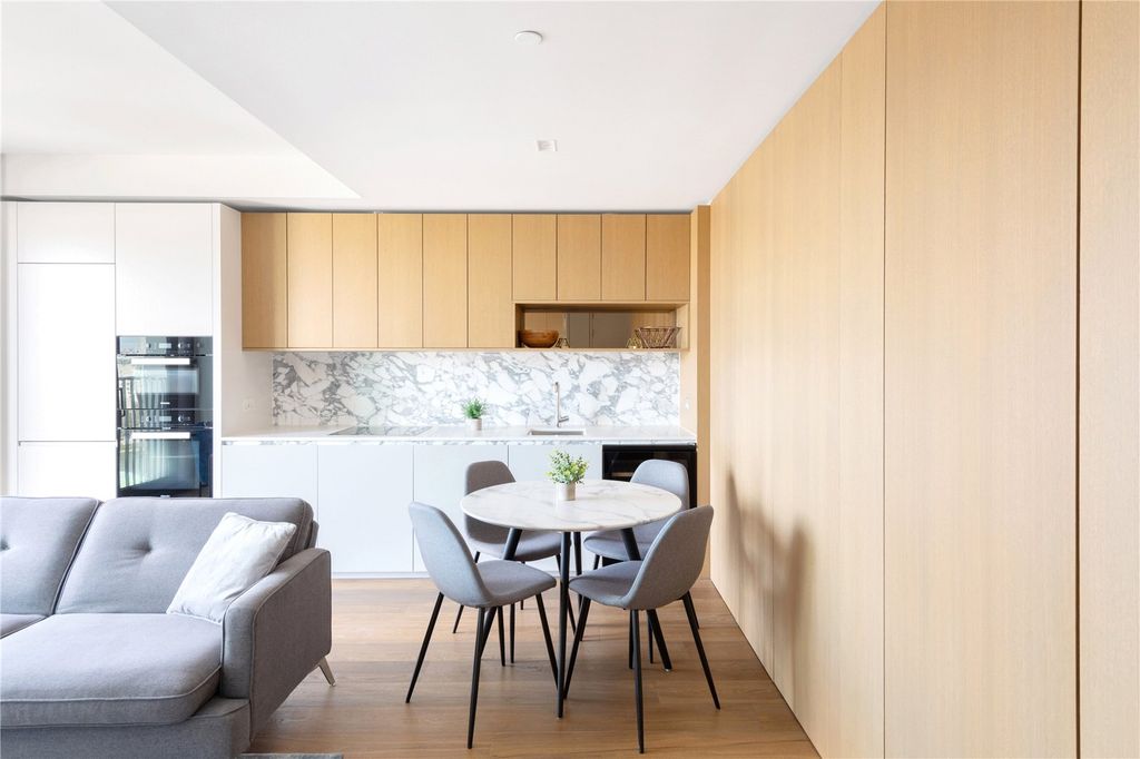 Property photo 1 of 22 Picture No. 05