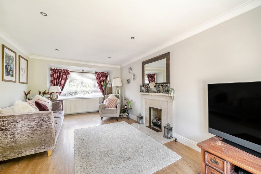 Property photo 3 of 22 1465086-14-6A0Eed...